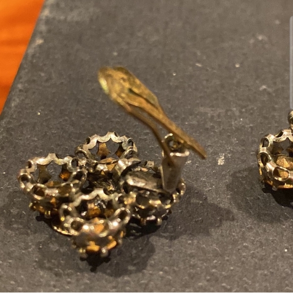 Signed Austria Garnet Red, Orange,  Red Aurora  Borealis Crystal Clip Earrings - Picture 7 of 7